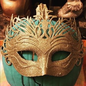 Meet your Posher, Toni